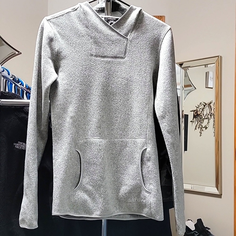 Ski-doo pullover